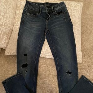 White House Black Market 00p jeans